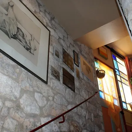 莱斯奇美里斯酒店 4* Puylaroque