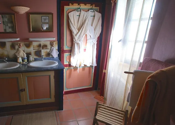 Les Chimeres فندق مبيت وإفطار 4*