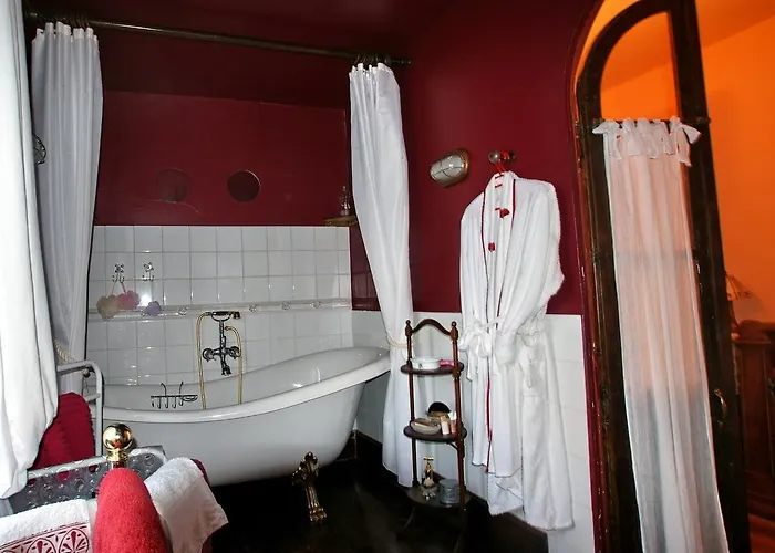 فندق مبيت وإفطار Les Chimeres 4*