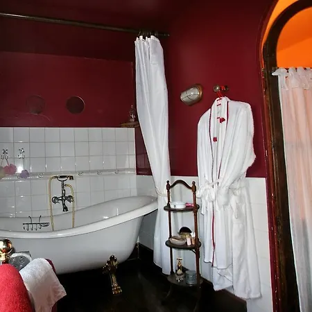 Couette-café Les Chimères 4*