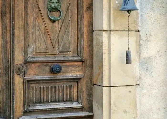 Oda ve Kahvaltı Les Chimeres